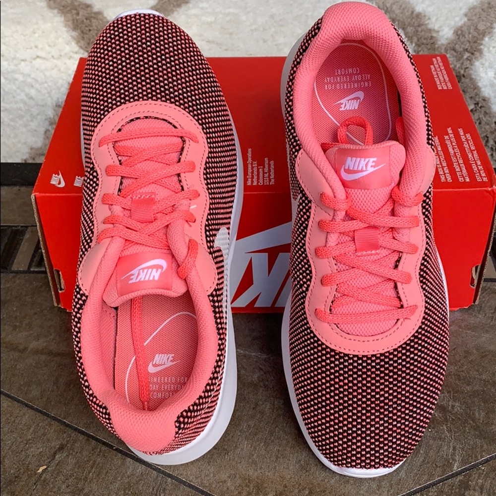WMNS NIKE TANJUN black/white-pink gaze - Picture 7 of 16